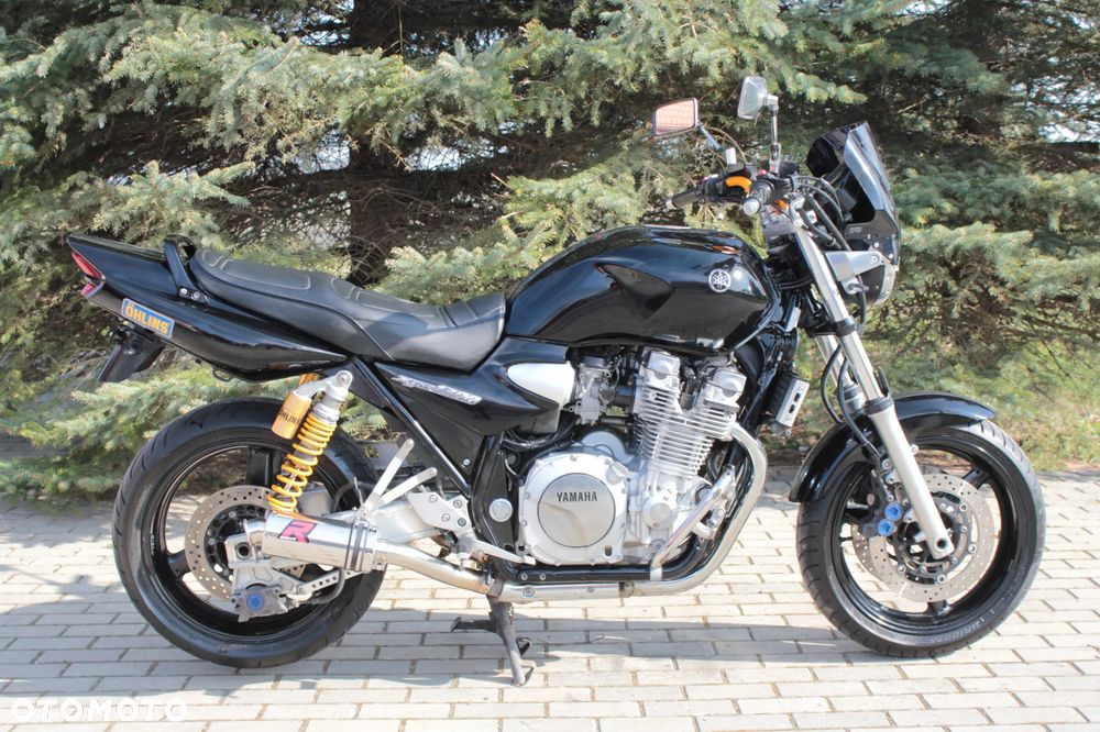 Yamaha XJR - 3