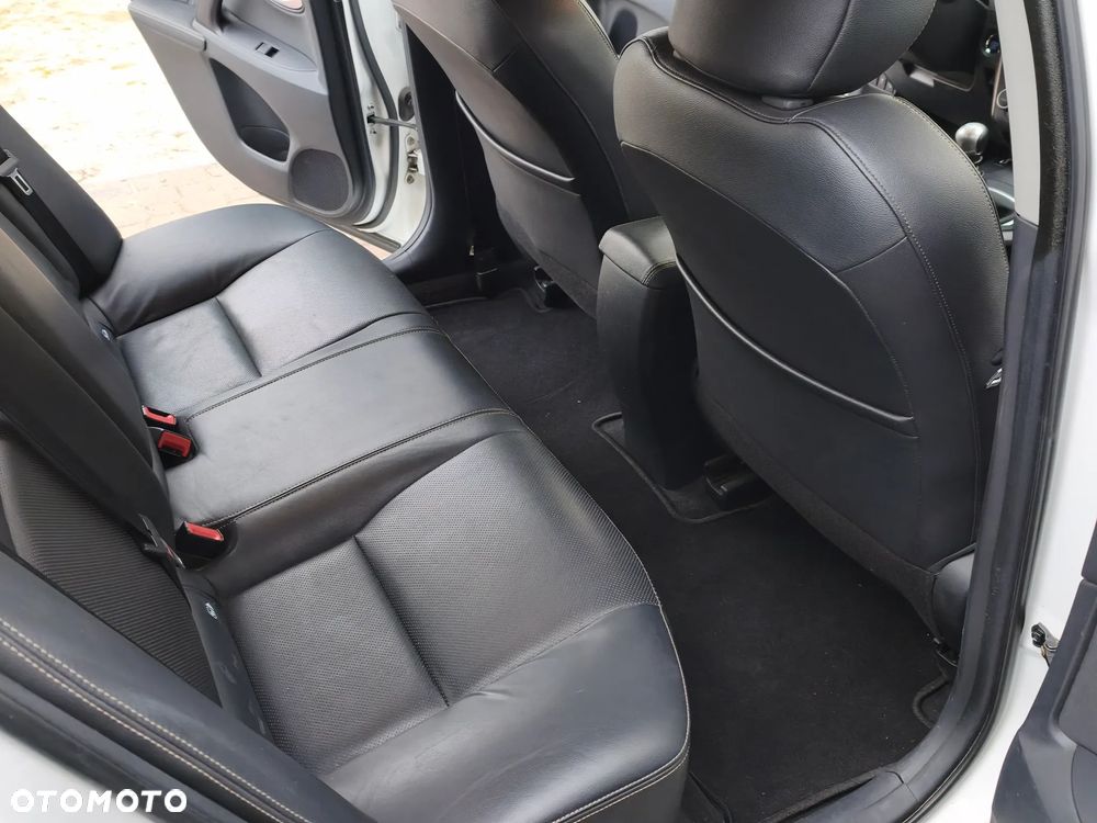 Toyota Avensis 1.8 Prestige - 22