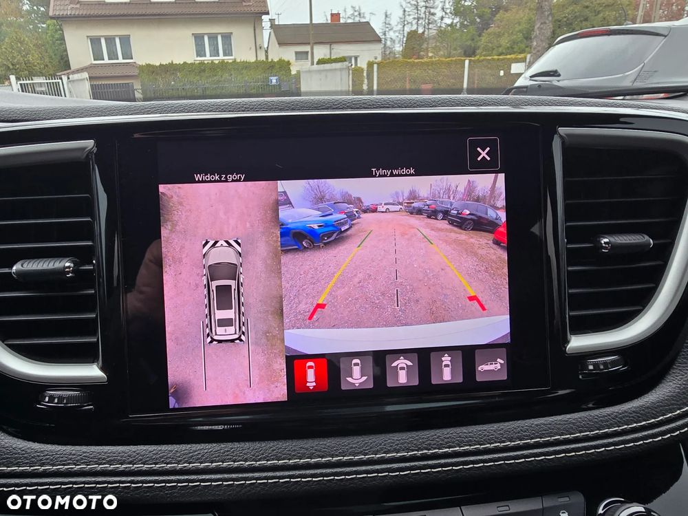 Chrysler Pacifica - 25