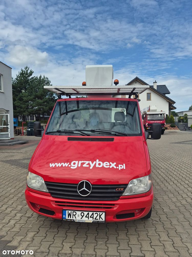 Mercedes-Benz Sprinter - 4