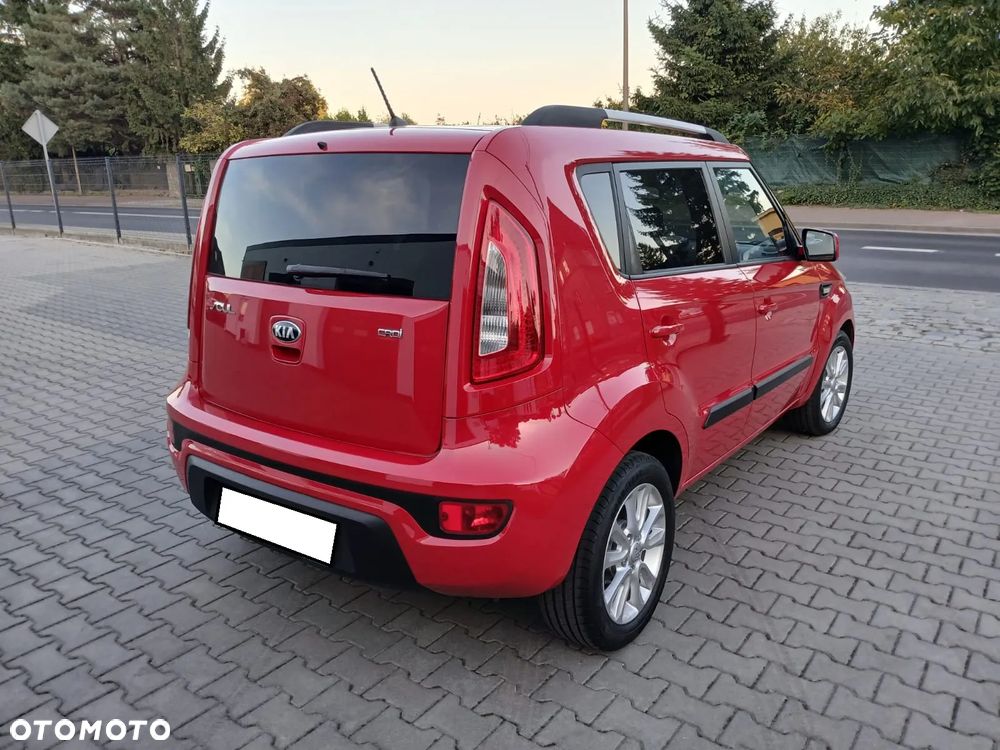 Kia Soul 1.6 CRDI Dream Team Edition - 17