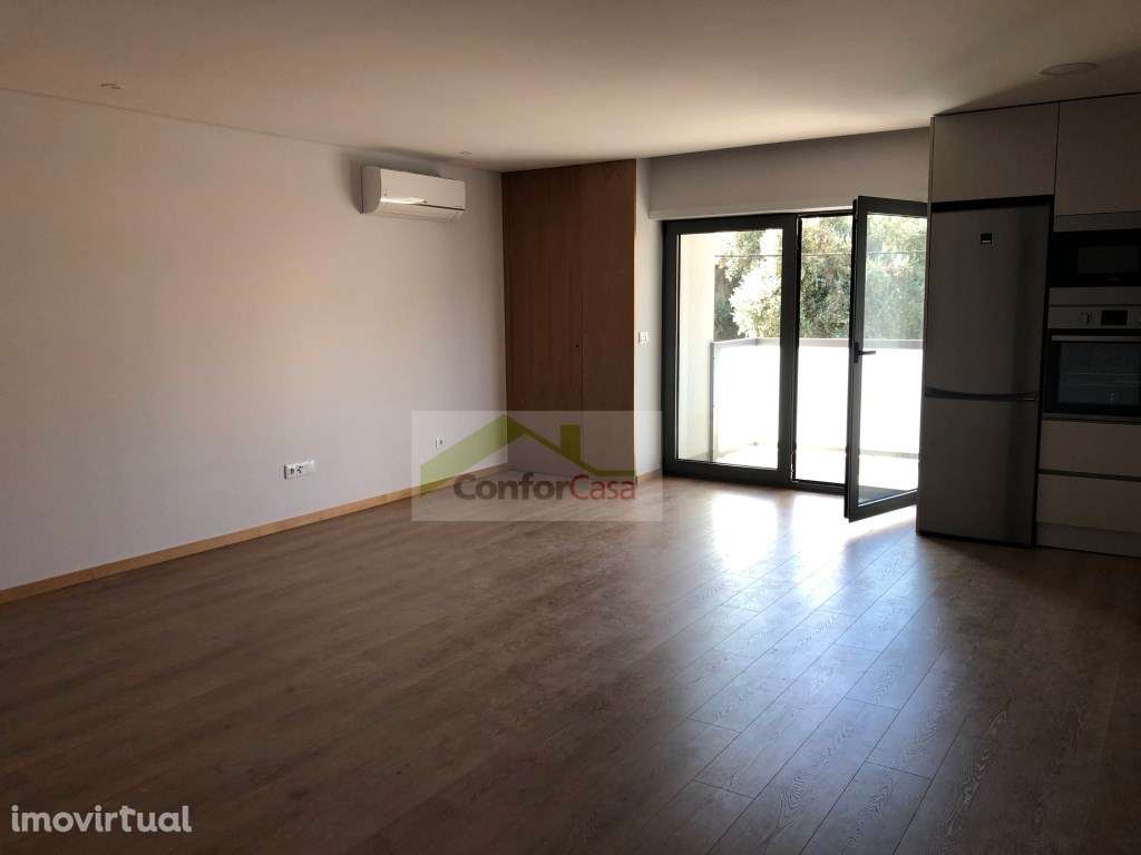 Apartamento T1 para Arrendamento- Ar cond.-Cozinha equipada-L.garagem - Grande imagem: 3/11