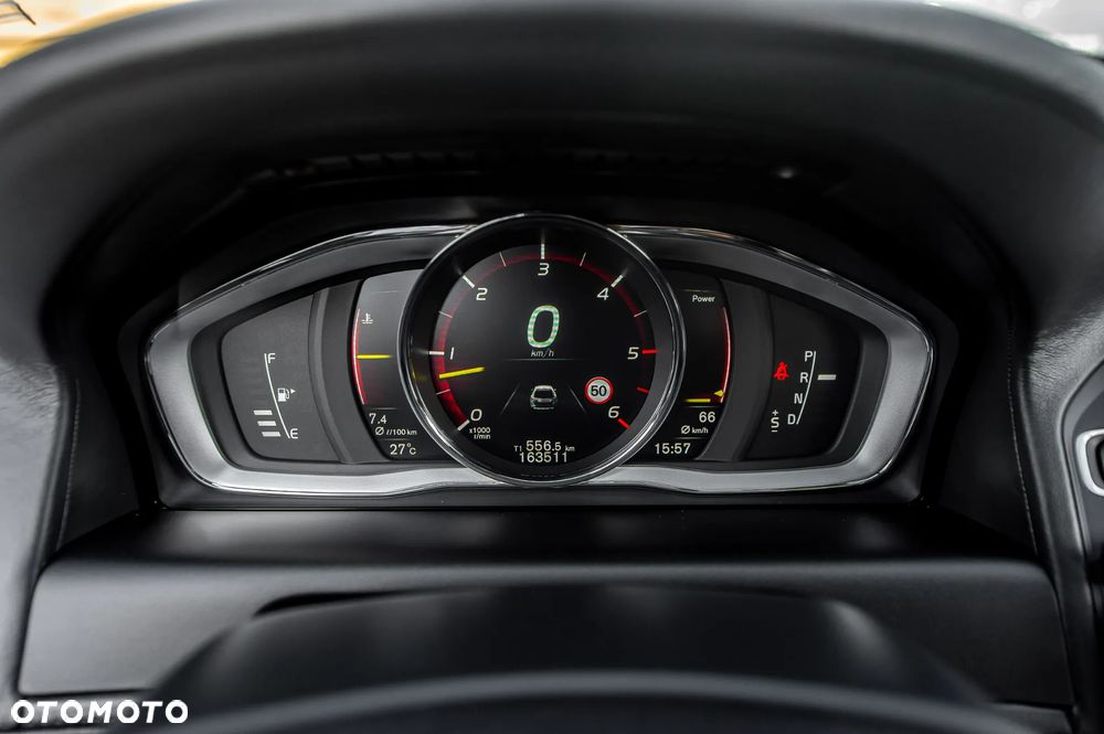 Volvo XC 60 D4 AWD Geartronic Momentum - 24