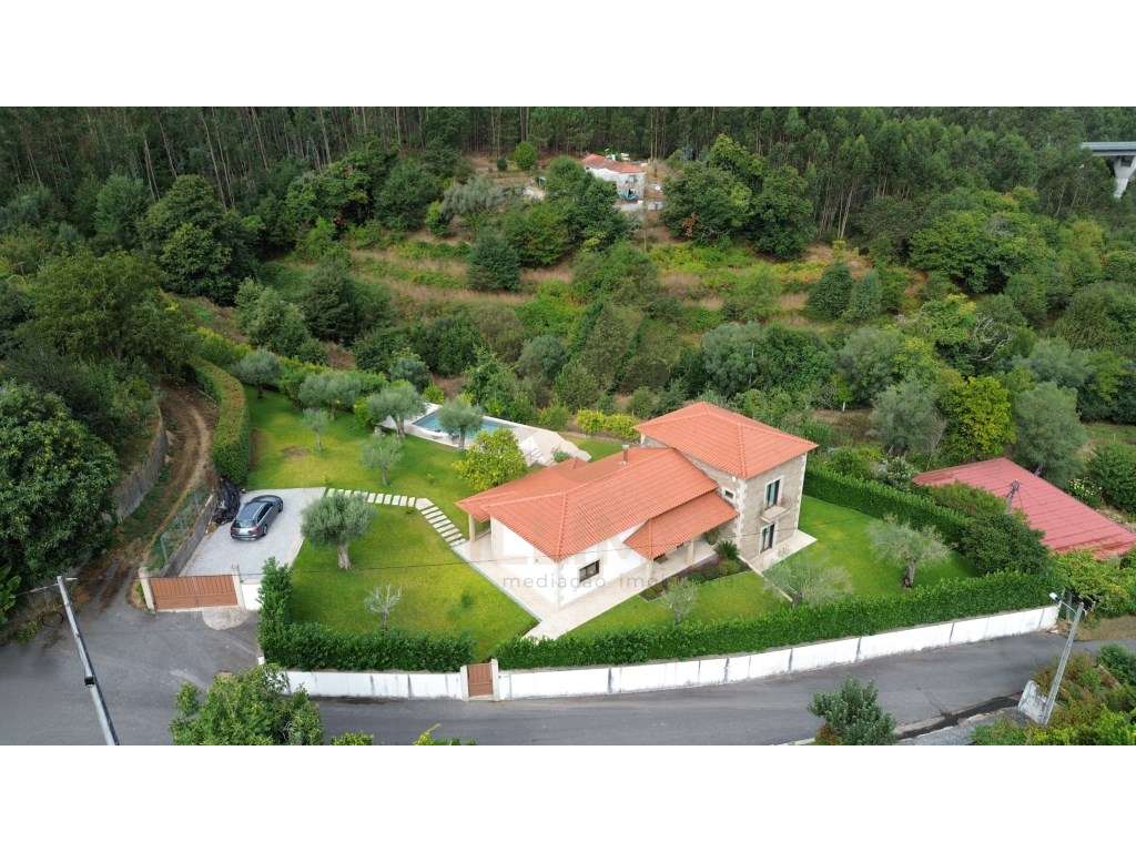 Moradia T4 com Piscina - Queijada, Ponte de Lima - Grande imagem: 4/43