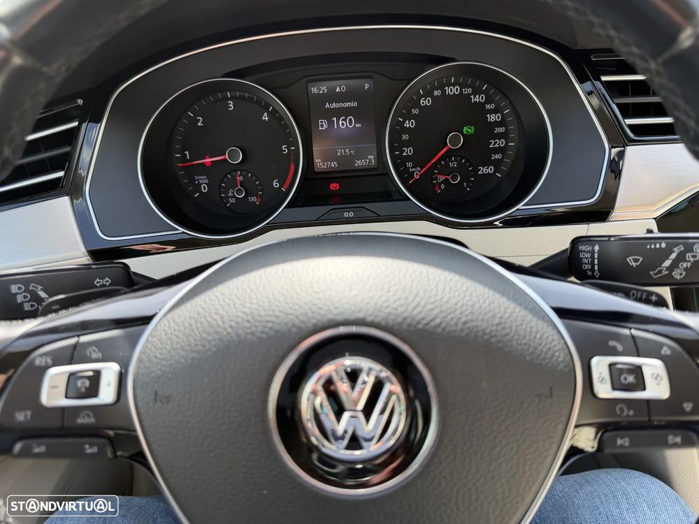 VW Passat Variant 2.0 TDI Highline DSG - 14