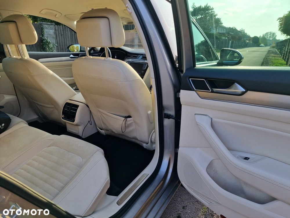Volkswagen Passat 1.8 TSI BMT Highline DSG - 17