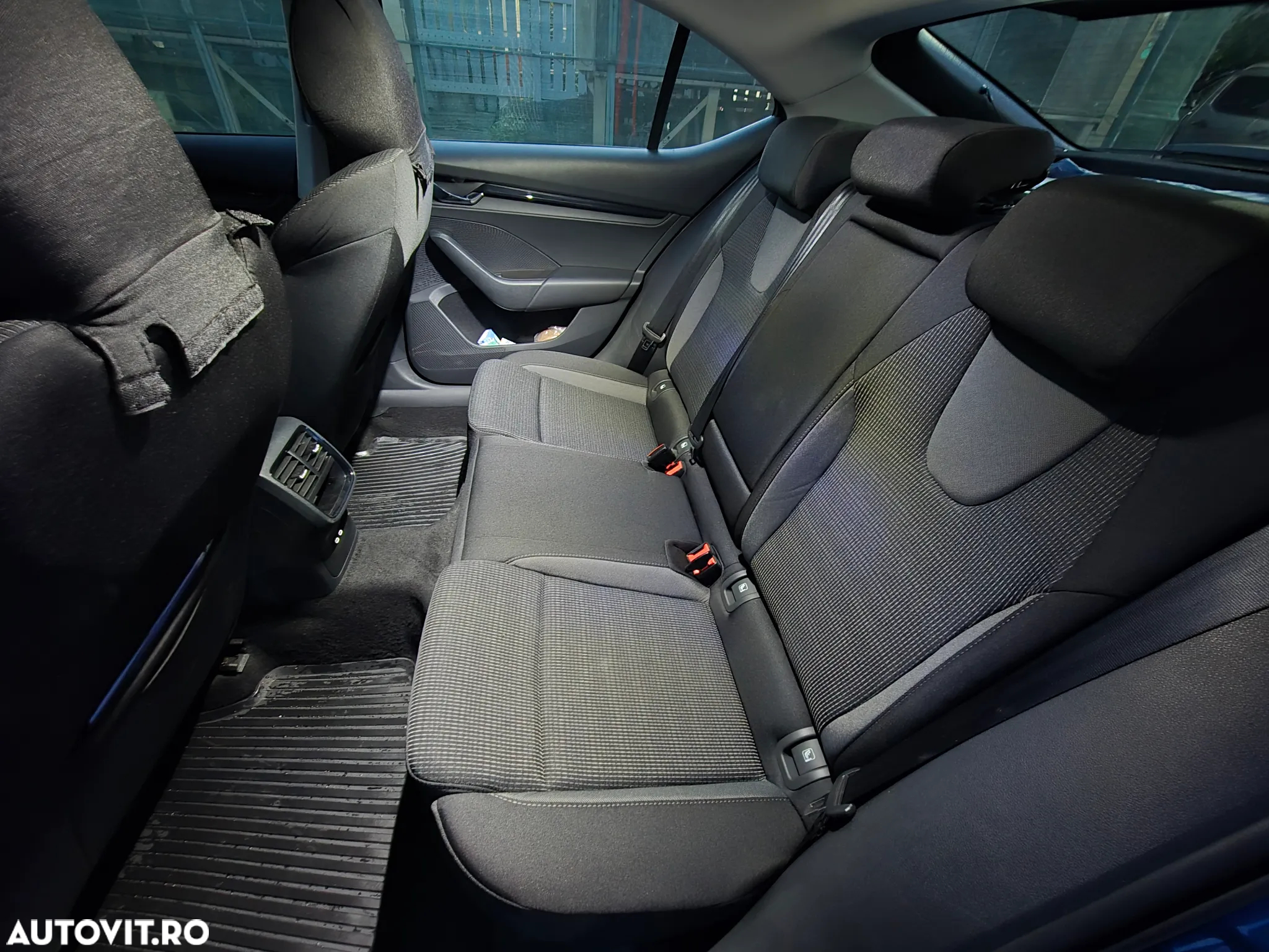 Skoda Octavia 1.5 TSI DSG MHEV Ambition - 3