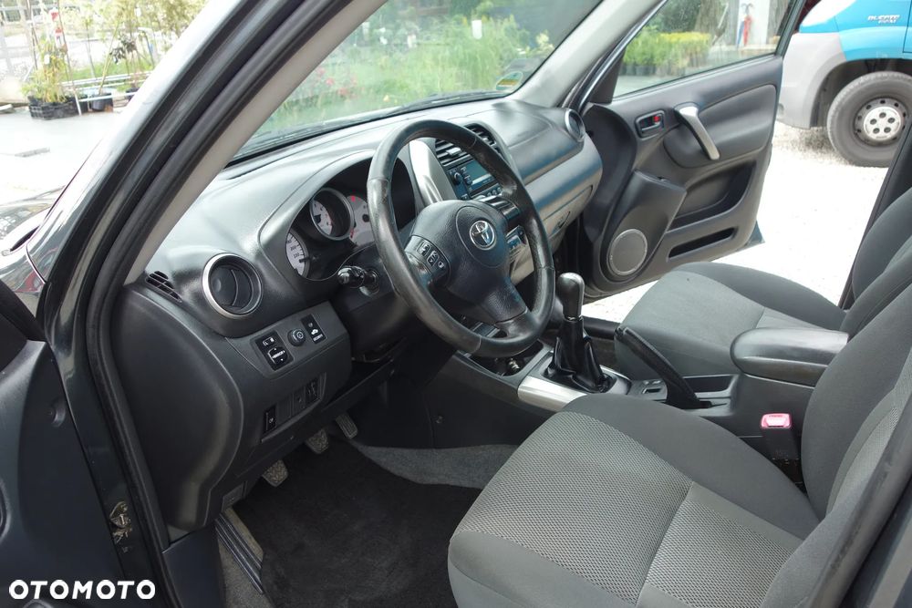 Toyota RAV4 2.0 VVT-i 4x4 - 17