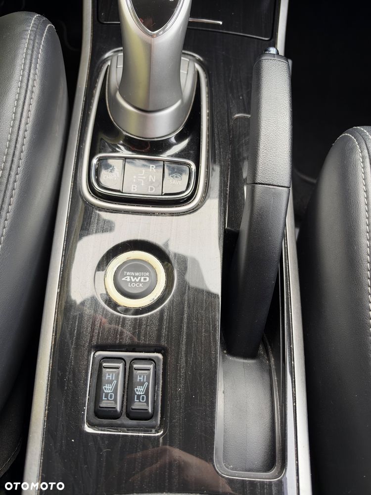 Mitsubishi Outlander - 15