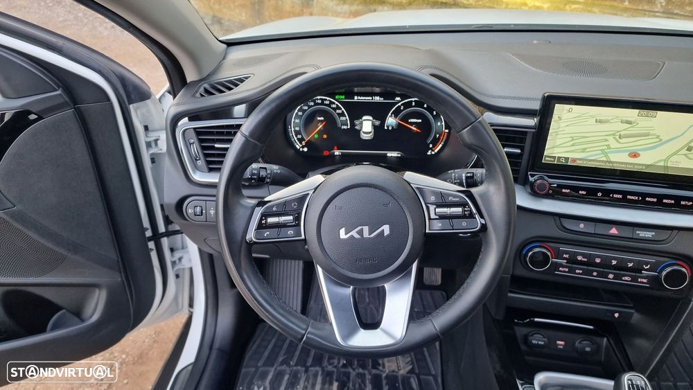 Kia XCeed 1.0 T-GDI Tech+SRF - 17