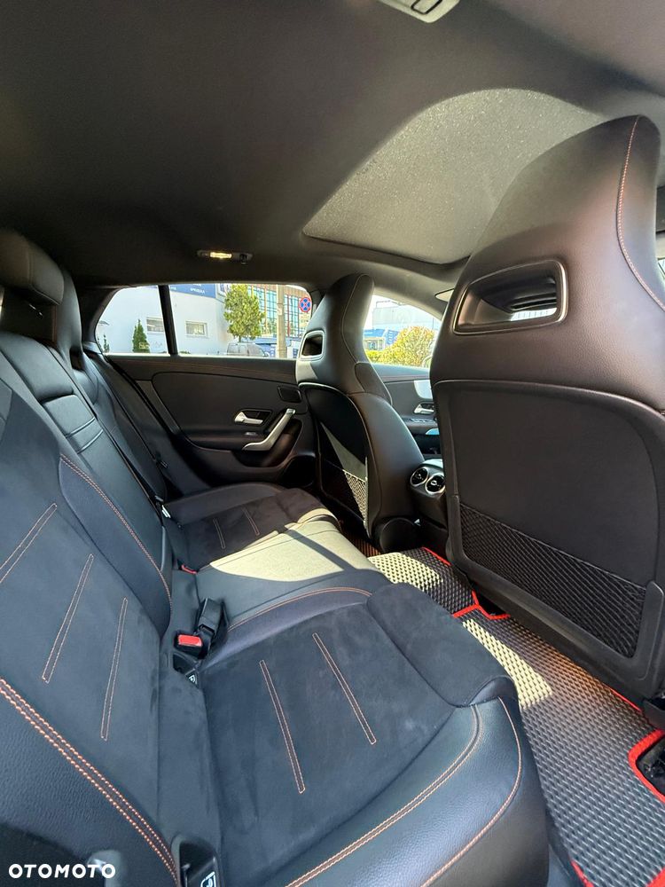 Mercedes-Benz CLA 200 7G-DCT - 10