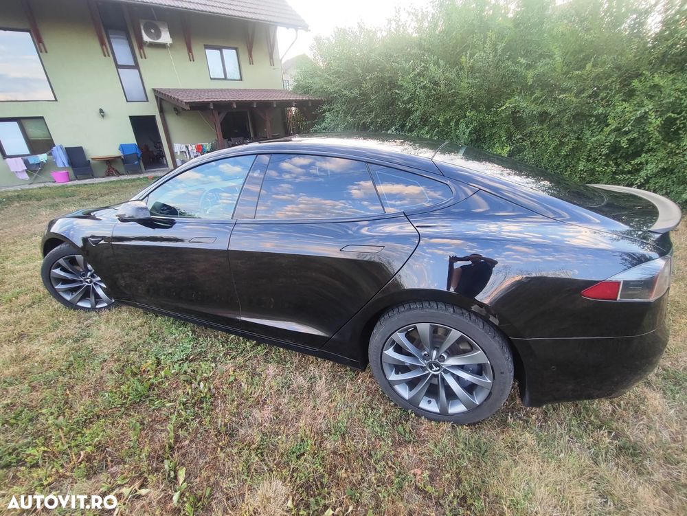 Tesla Model S - 15