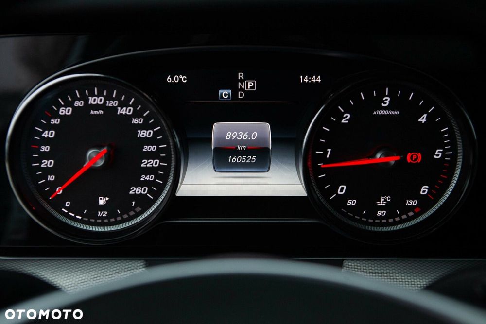 Mercedes-Benz Klasa E 220 d 9G-TRONIC - 36