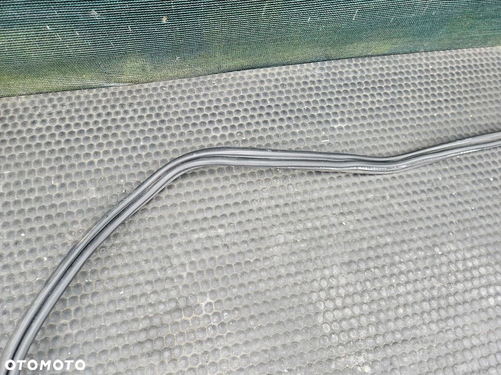 Uszczelka Guma Pokrywy Klapy Bagaznika VW Golf IV 4 Hatchback 3 5 Drzwi - 5