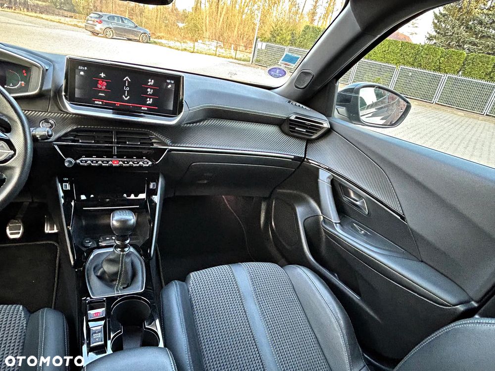 Peugeot 2008 1.2 PureTech GT Line S&S - 27