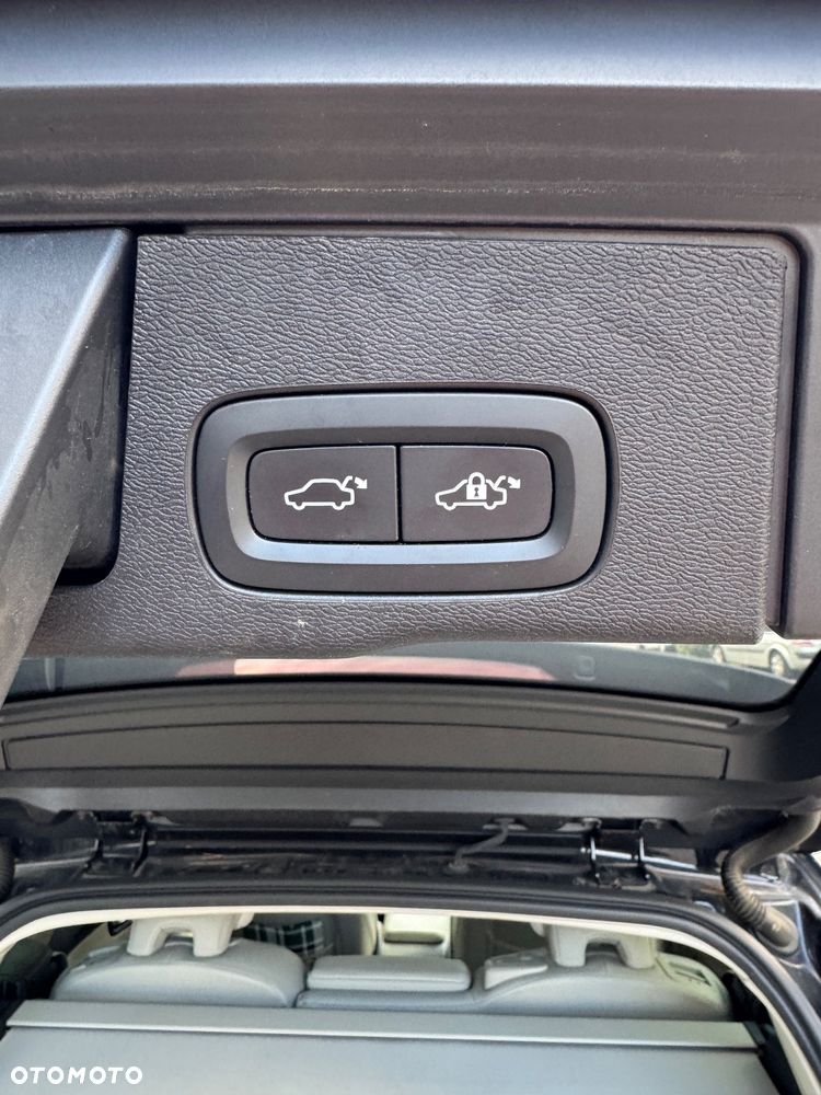 Volvo XC 60 D4 Momentum Pro - 13