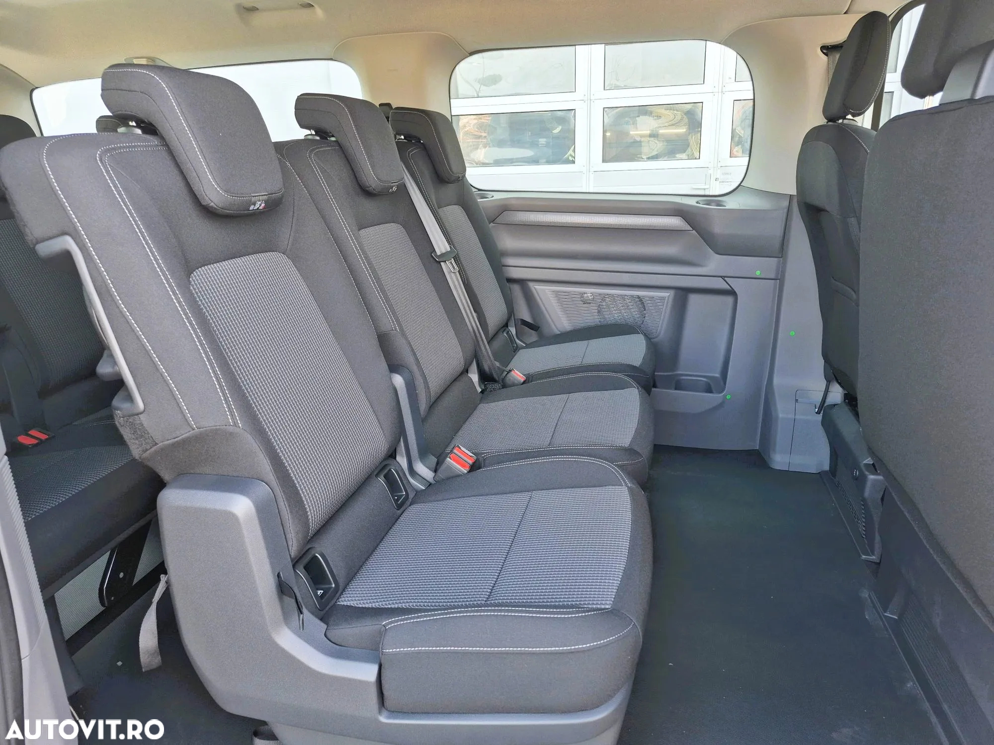 Volkswagen Caravelle - 6
