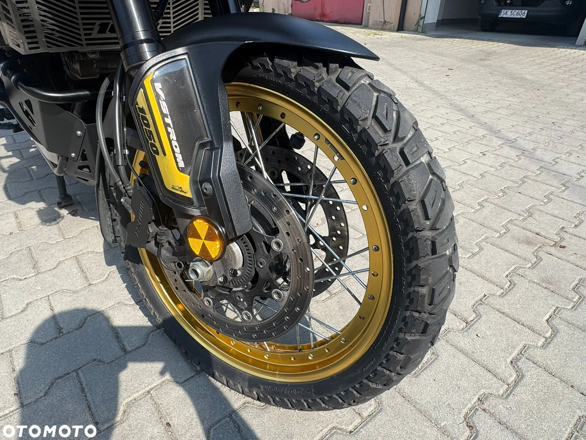 Suzuki V-STROM - 4