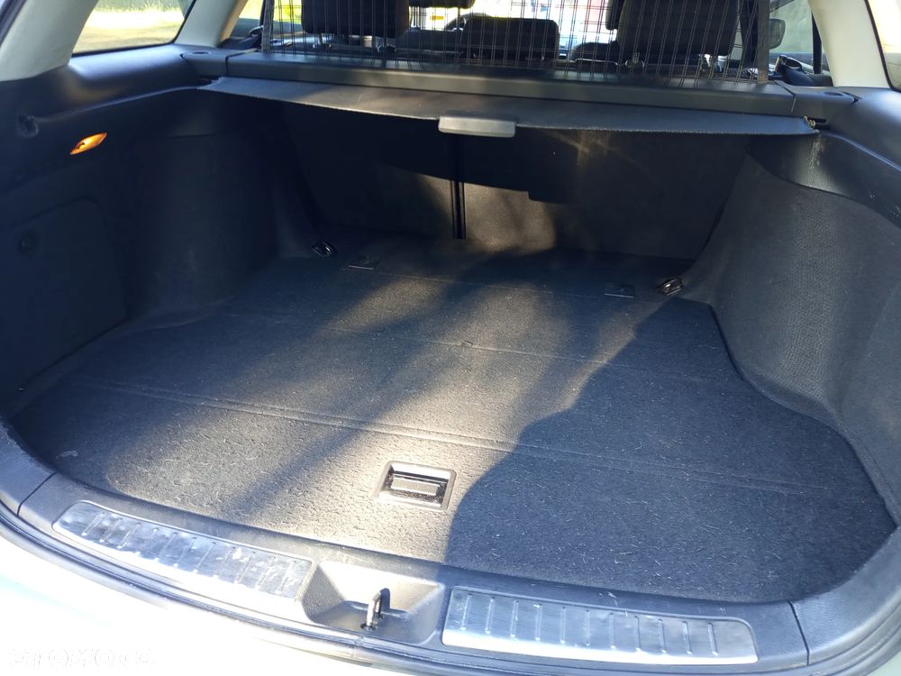 Toyota Avensis 1.8 VVT-i Luna - 13
