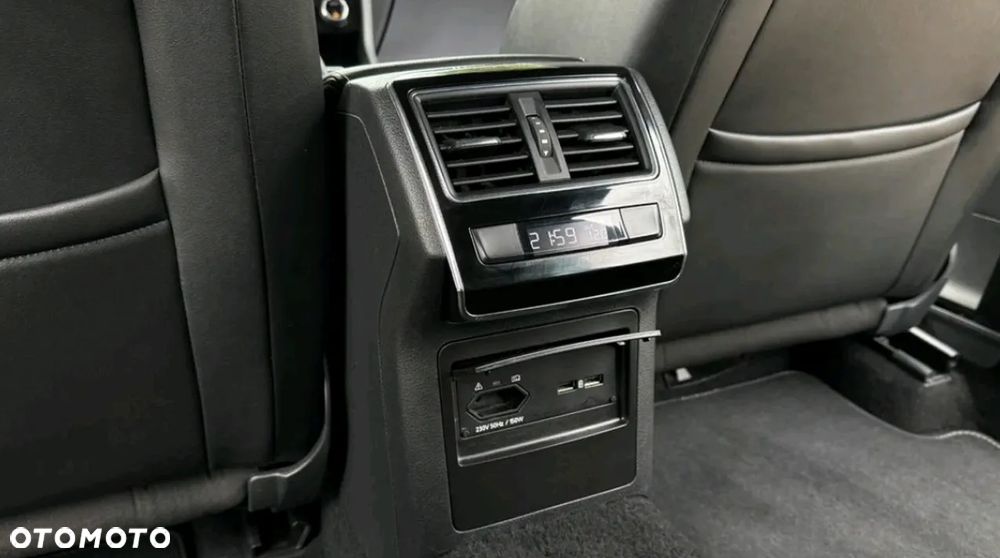 Skoda Superb 2.0 TDI Sportline DSG - 7