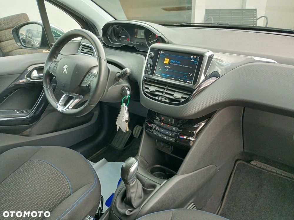 Peugeot 208 1.2 PureTech Style - 17