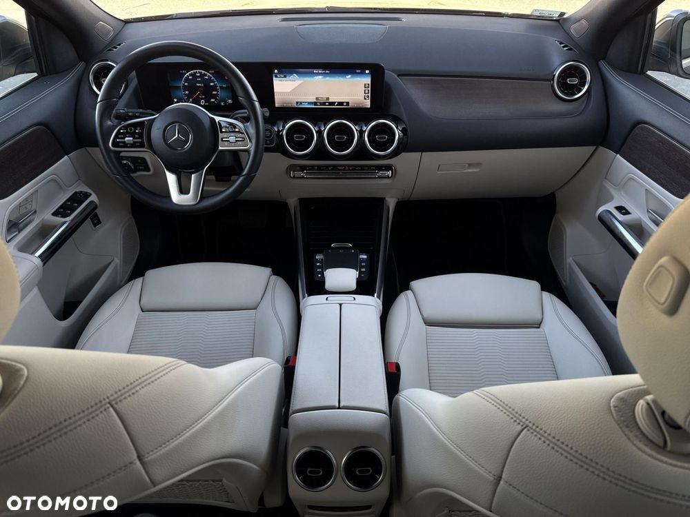 Mercedes-Benz GLA - 17