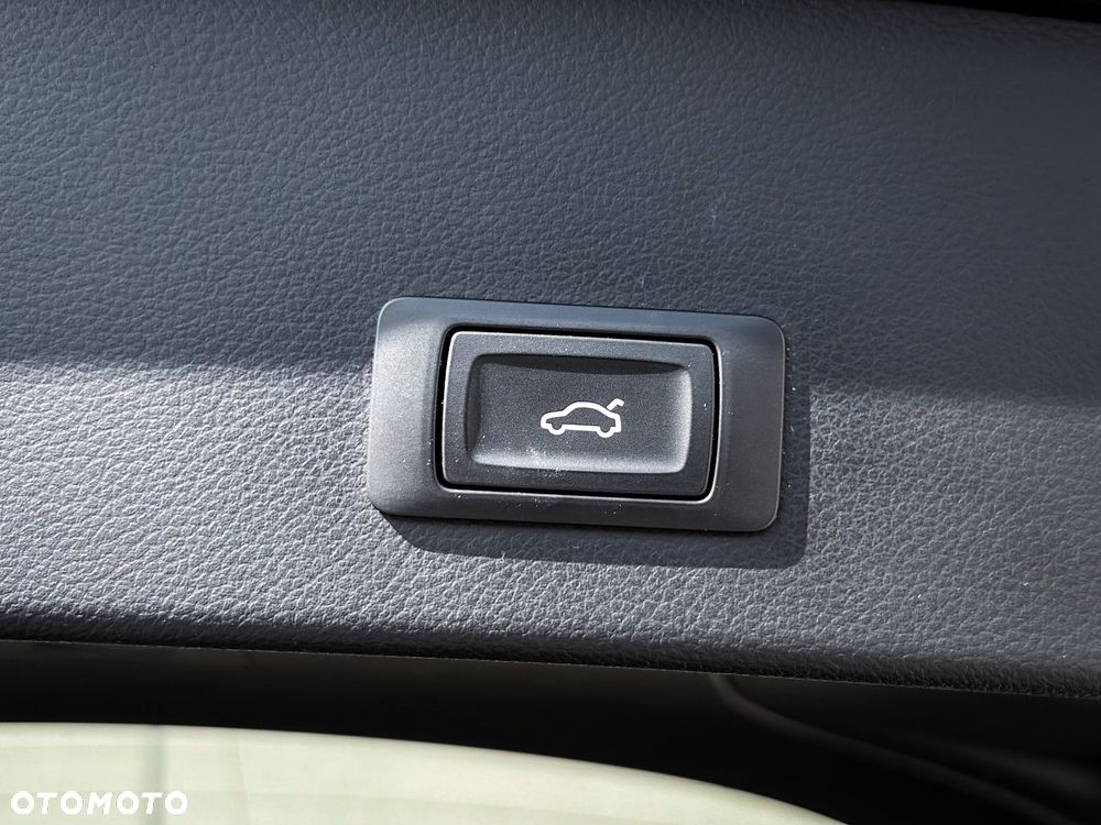 Audi A6 Avant 2.0 TDI quattro S tronic - 17