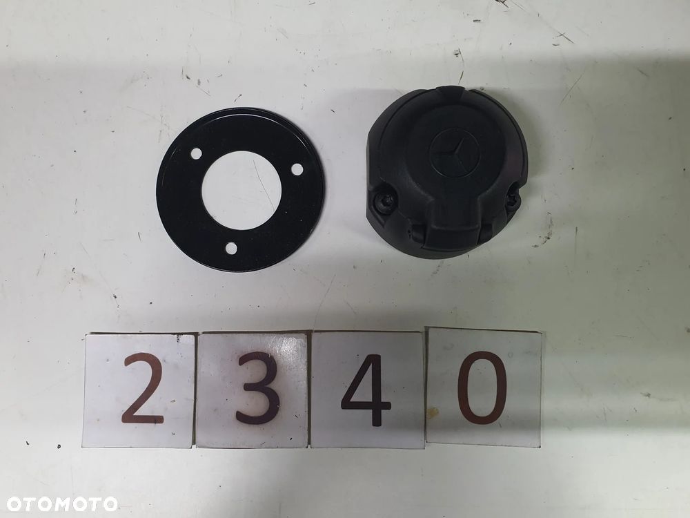 Obudowa gniazda haka Mercedes 000540682465 - 1