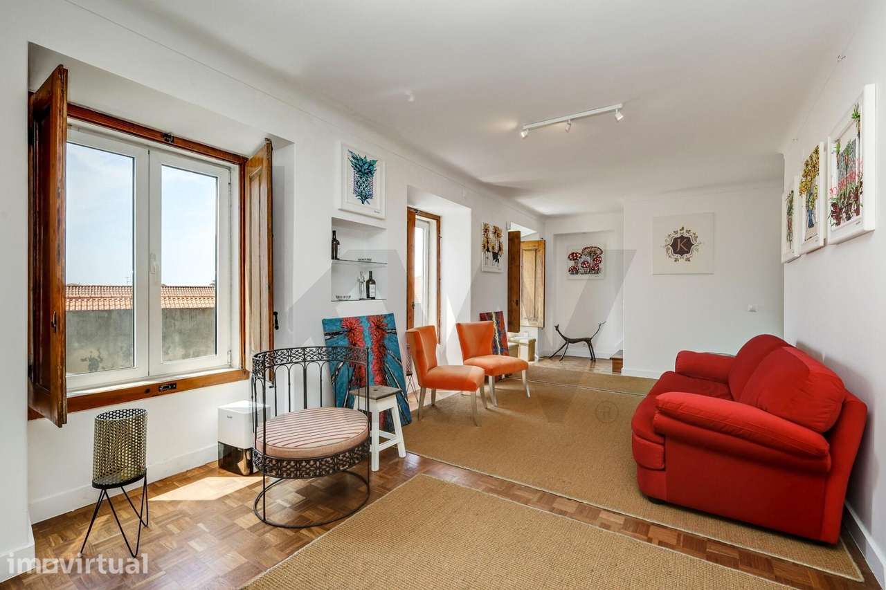 Apartamento T2 Duplex. Charme, Espaço e um Pátio Exclusivo no Coração - Grande imagem: 4/34