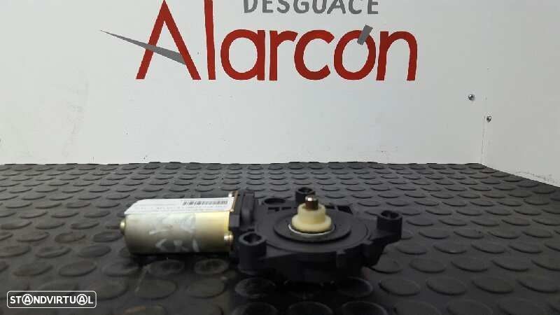 MOTOR ELEVADOR FRENTE ESQUERDO FIAT STILO (192) 1.9 JTD 115 - 2