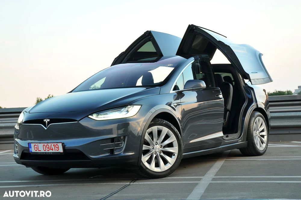 TESLA Model X
