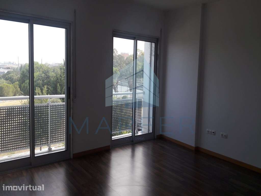 Apartamento T2 | Sta. Iria Azoia - Grande imagem: 4/4