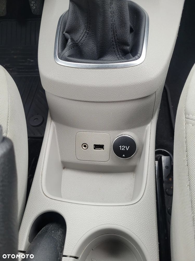 Ford Fiesta 1.6 TDCi SYNC Edition - 28