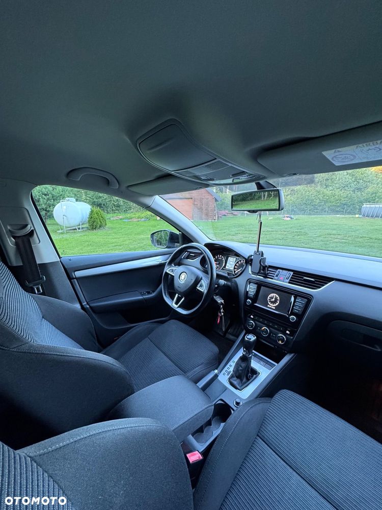 Skoda Octavia 2.0 TDI DSG RS - 14