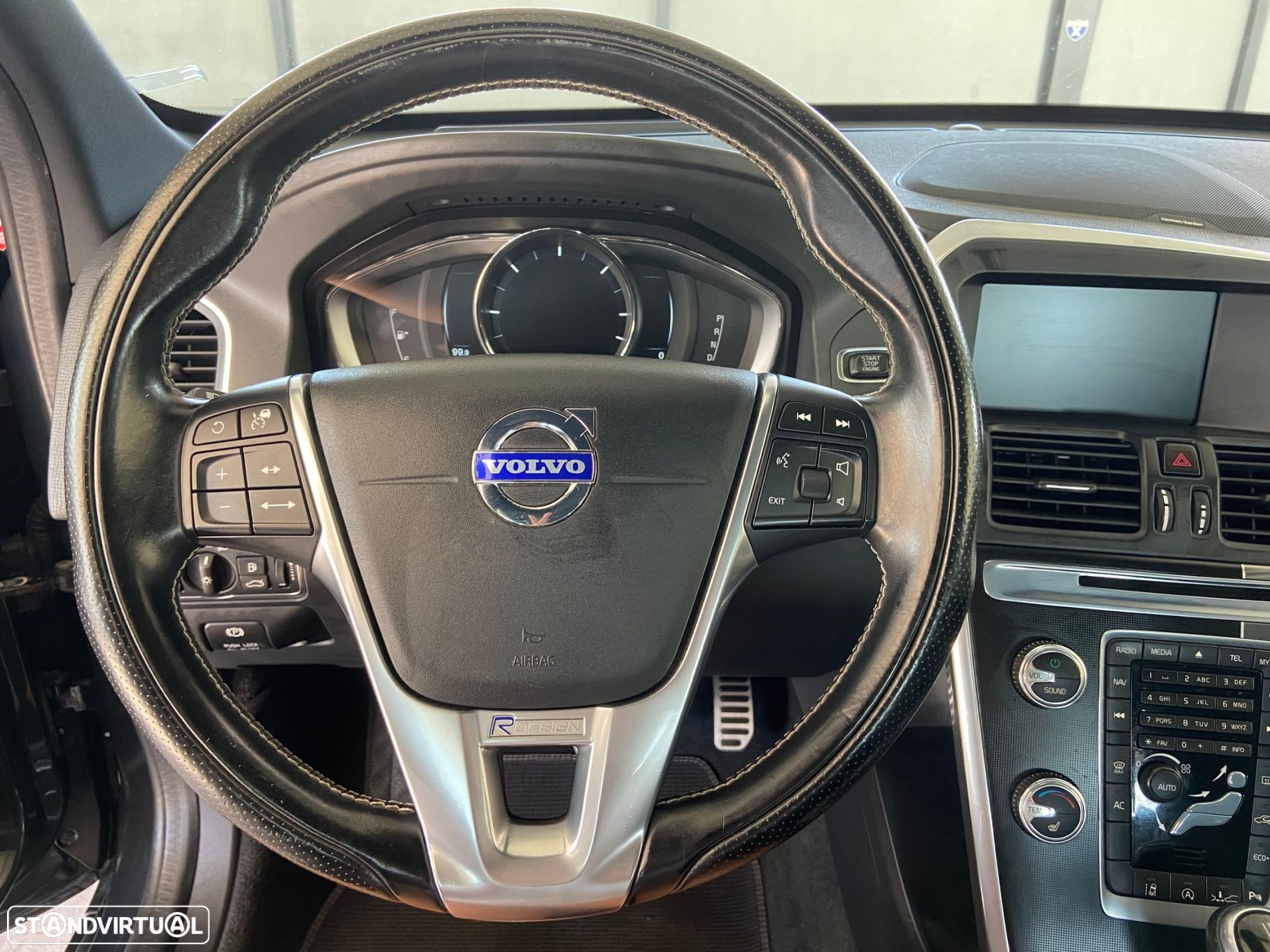 Volvo XC 60 2.0 D4 R-Design Momentum Geartronic - 15