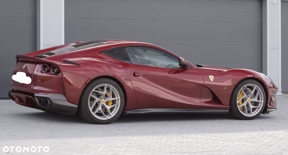 Ferrari 812 Superfast - 8