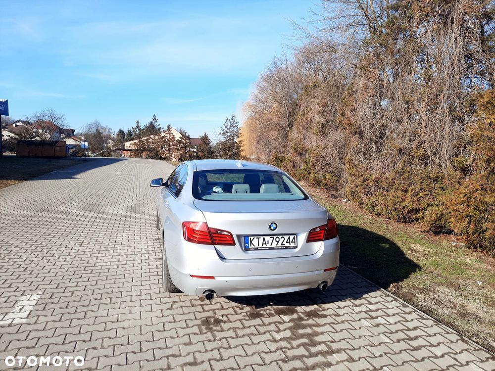 BMW Seria 5 535i - 12