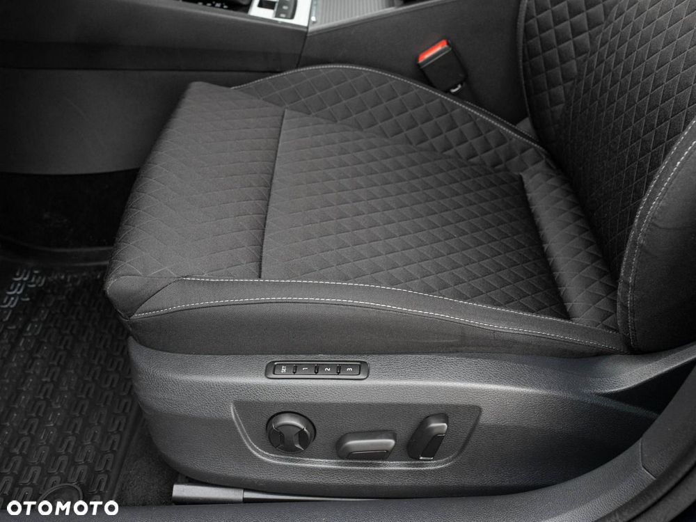 Skoda Superb 2.0 TDI Ambition DSG - 11