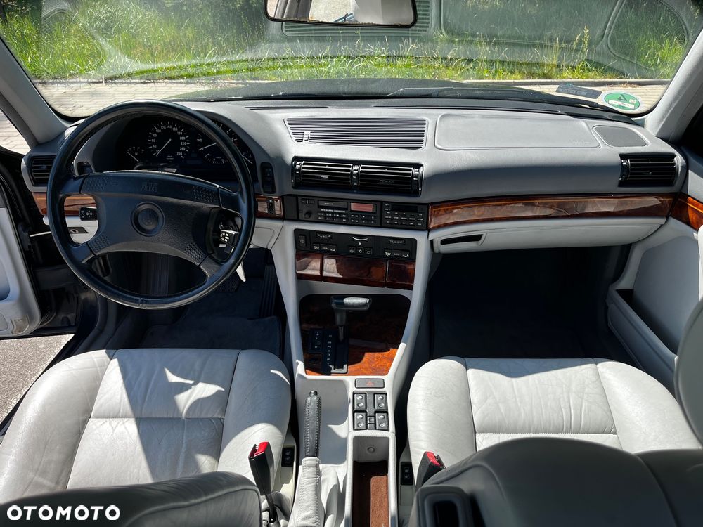 BMW Seria 7 - 31