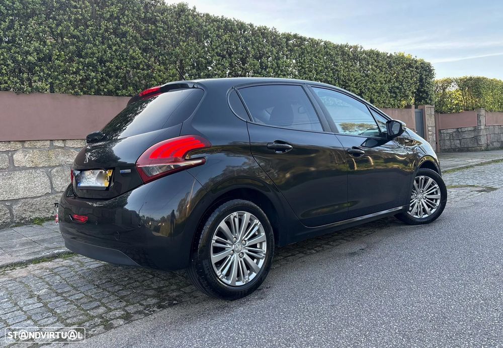 Peugeot 208 1.2 PureTech Style - 10