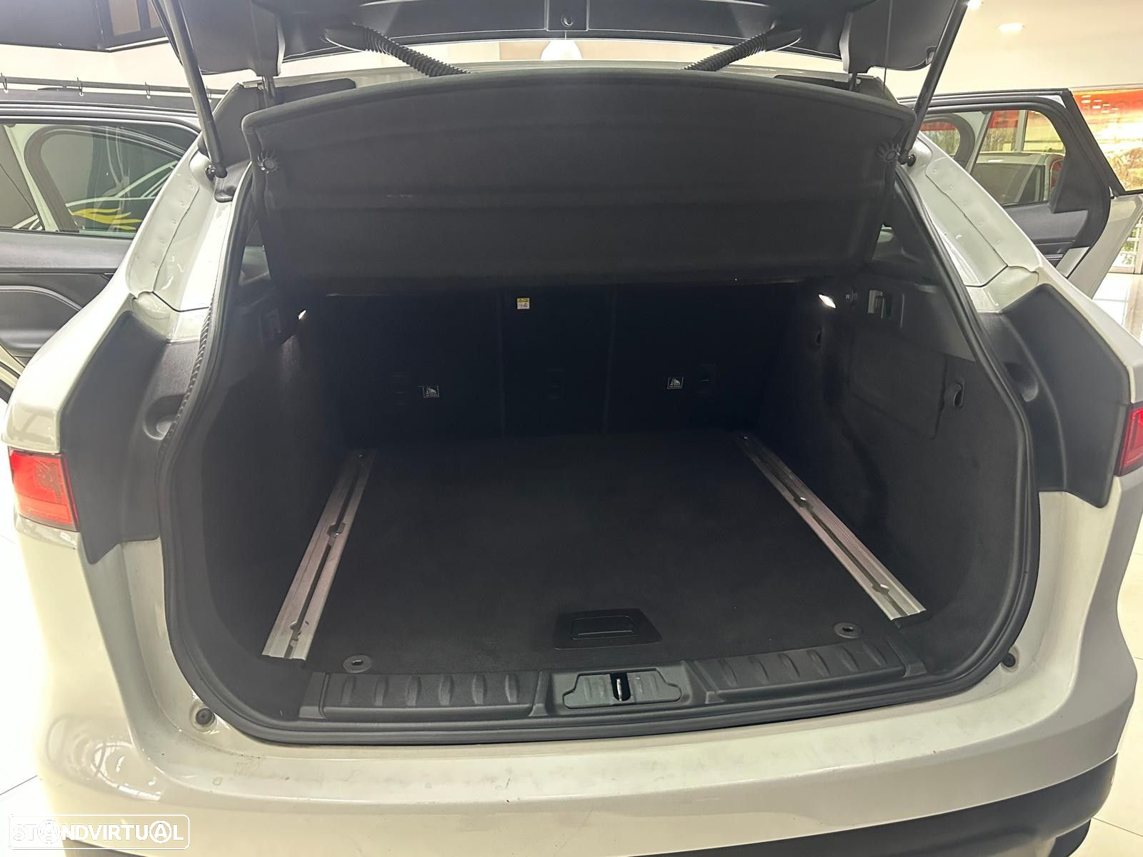 Jaguar F-Pace 2.0 i4D R-Sport AWD Aut. - 16