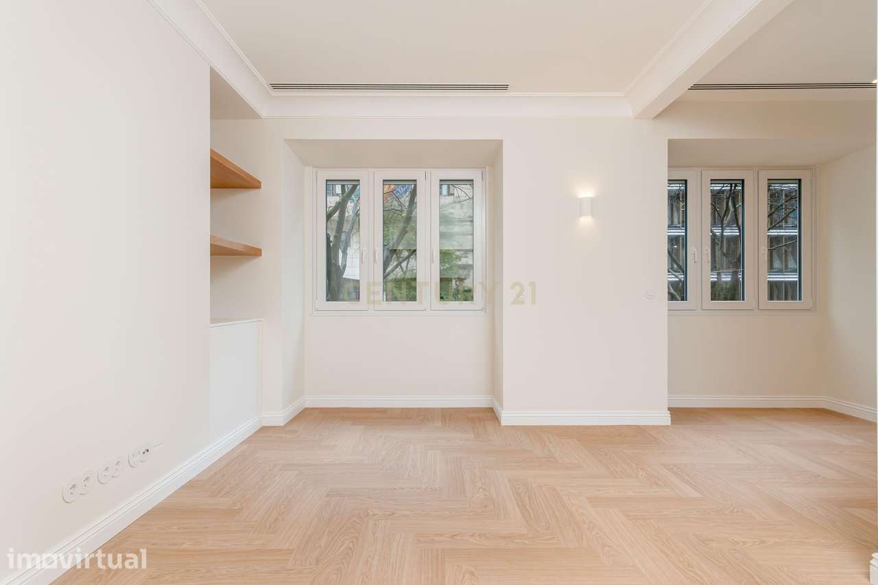 Apartamento T1 totalmente remodelado com garagem no Centro de Lisboa- - Grande imagem: 5/28