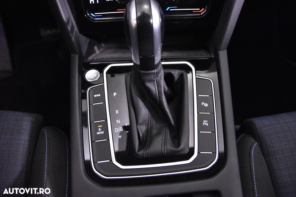 Volkswagen Passat - 17