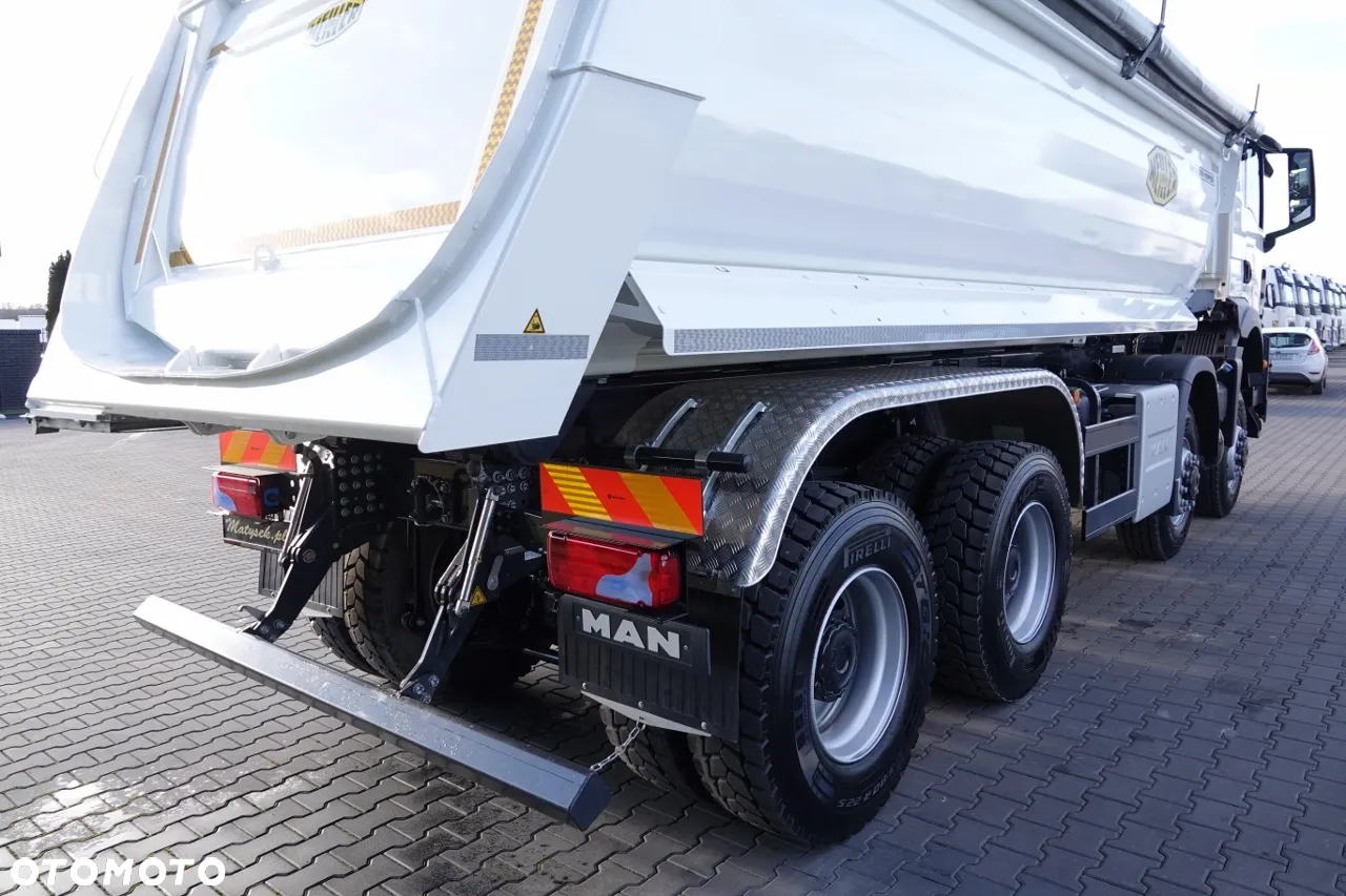 Zamiatarka drogowa MAN TGS 26.500 Bruder 03780