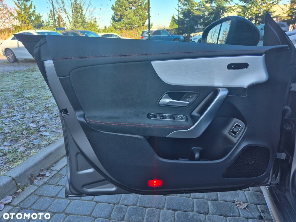 Mercedes-Benz CLA 200 AMG Line 7G-DCT - 16