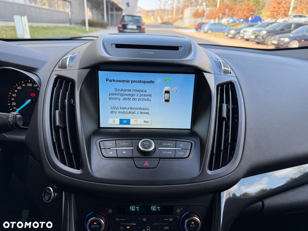 Ford Kuga 1.5 EcoBoost 2x4 Titanium - 24