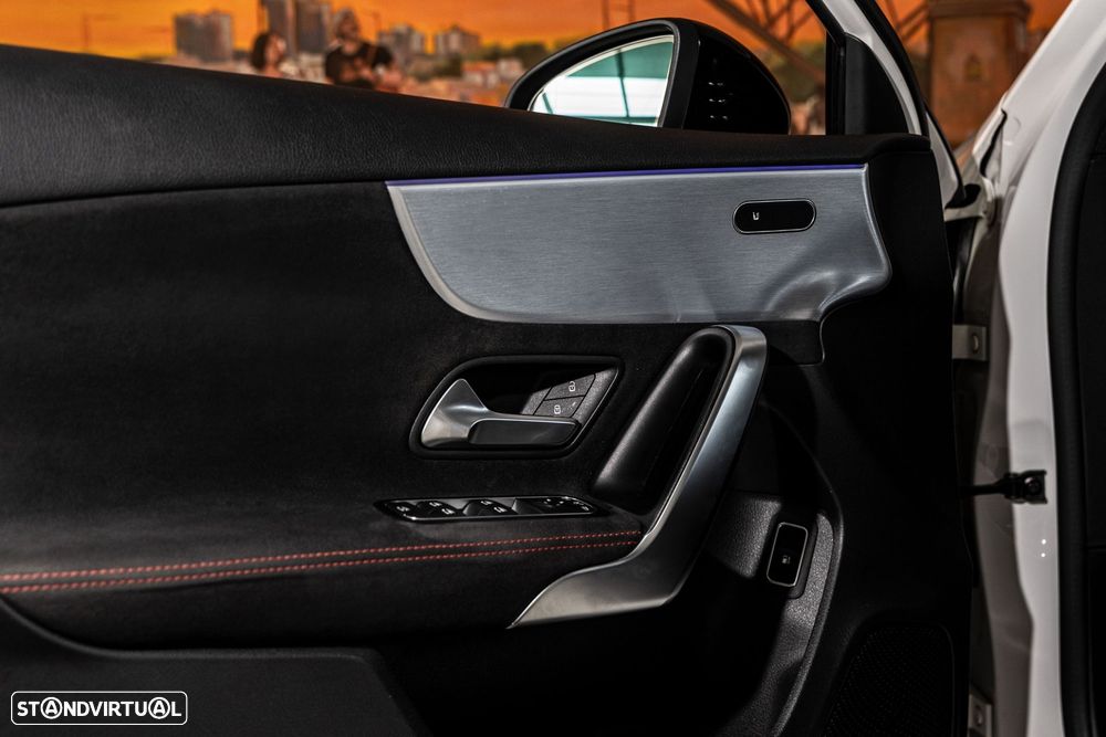 Mercedes-Benz A 250 e AMG Line - 28