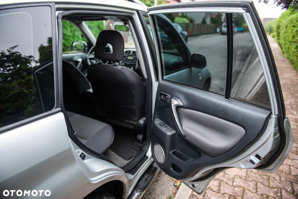 Toyota RAV4 1.8 VVT-i 4x2 - 23