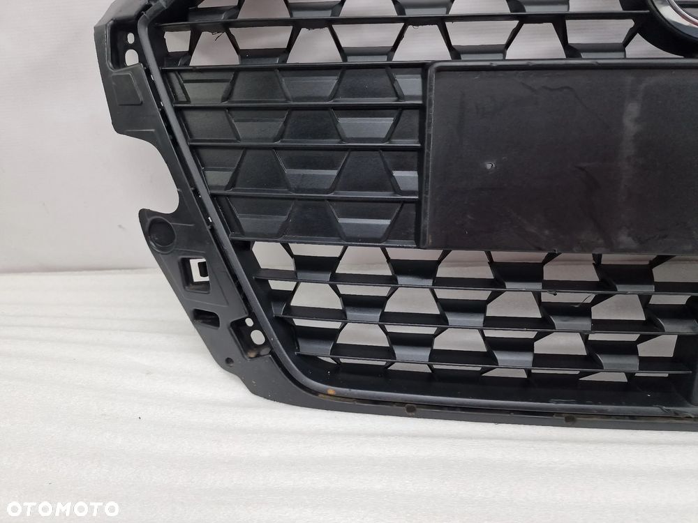 AUDI A1 II 82A 17- ATRAPA / GRILL PRZEDNI PRZÓD , NR 82A853653 / 82A853653A , NR AUKCJI GL170 - 3