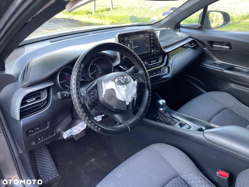 Toyota C-HR 1.8 Hybrid Neon Lime powered by JBL - 11